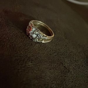 Yellow gold engagement ring and wedding band size 5.5